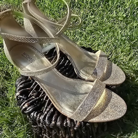 Michael Kors Gold Glitter Heels - Picture 7 of 16